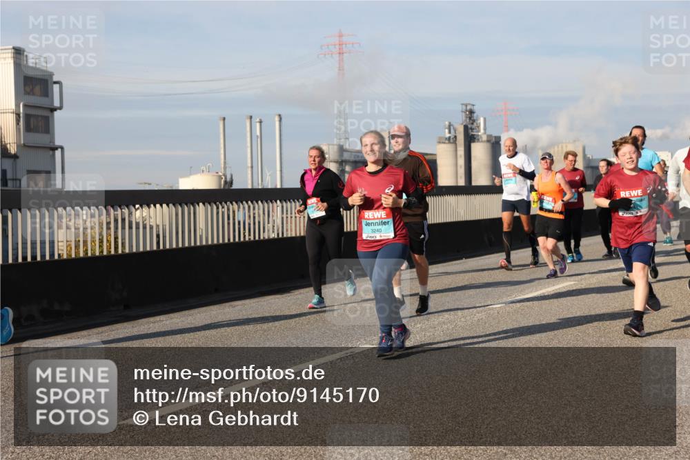 03.10.2025 - Köhlbrandbrückenlauf Lena Gebhardt http://msf.ph/oto/9145170 03.10.2025 10:02:47 Position 2 3240 meine-sportfotos.de
