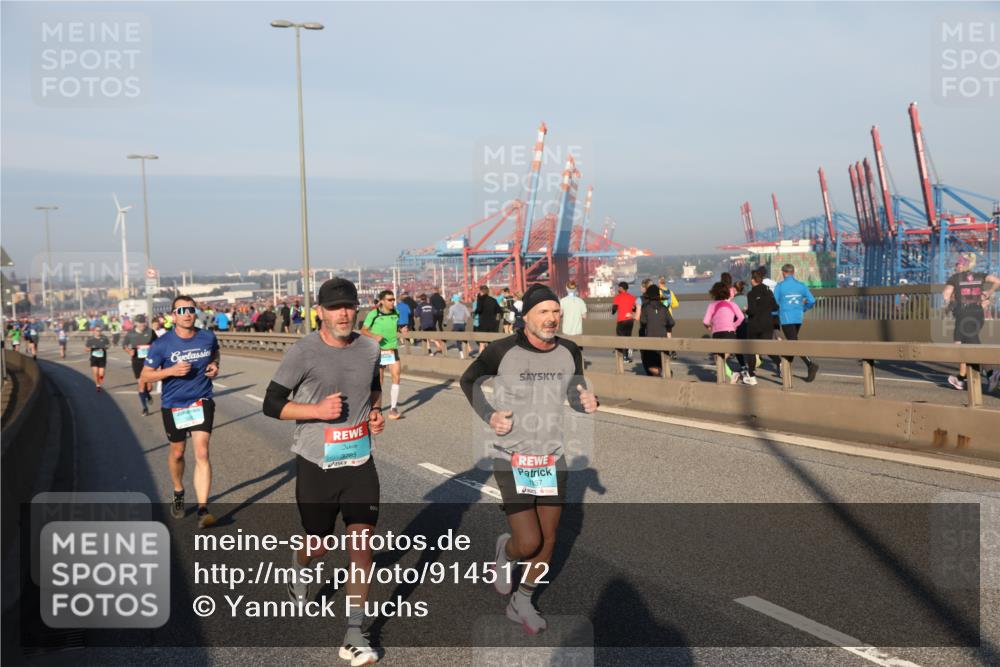 03.10.2025 - Köhlbrandbrückenlauf Yannick Fuchs http://msf.ph/oto/9145172 03.10.2025 08:34:14 Position 2 3785, 1037 meine-sportfotos.de