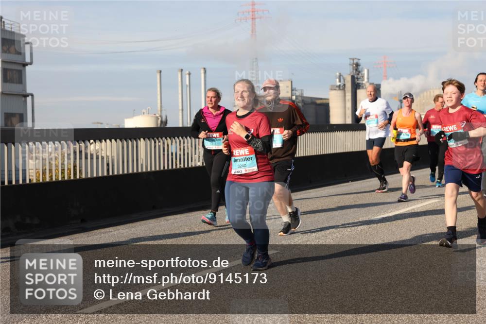 03.10.2025 - Köhlbrandbrückenlauf Lena Gebhardt http://msf.ph/oto/9145173 03.10.2025 10:02:48 Position 2 1414, 3240 meine-sportfotos.de