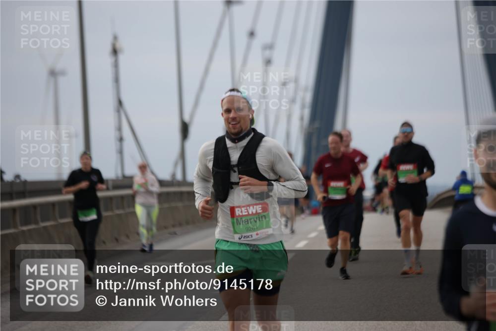 03.10.2025 - Köhlbrandbrückenlauf Jannik Wohlers http://msf.ph/oto/9145178 03.10.2025 15:46:40 Position 1 9261 meine-sportfotos.de