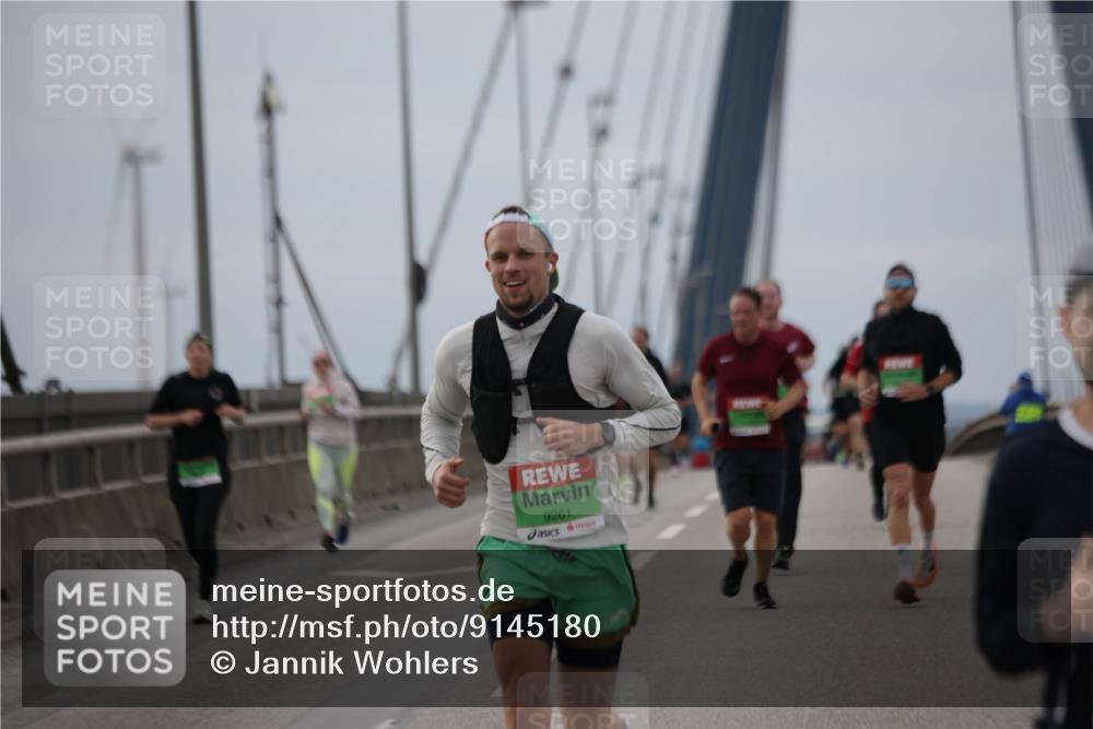 03.10.2025 - Köhlbrandbrückenlauf Jannik Wohlers http://msf.ph/oto/9145180 03.10.2025 15:46:40 Position 1 9261 meine-sportfotos.de