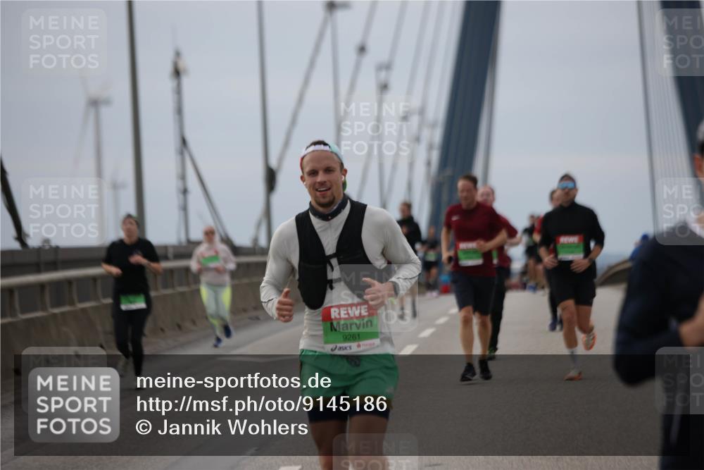 03.10.2025 - Köhlbrandbrückenlauf Jannik Wohlers http://msf.ph/oto/9145186 03.10.2025 15:46:40 Position 1 9261 meine-sportfotos.de