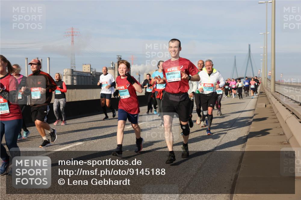 03.10.2025 - Köhlbrandbrückenlauf Lena Gebhardt http://msf.ph/oto/9145188 03.10.2025 10:02:48 Position 2 0, 2141, 2139 meine-sportfotos.de