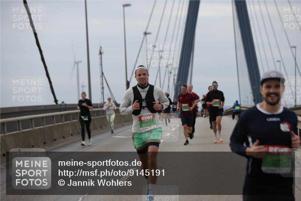 03.10.2025 - Köhlbrandbrückenlauf Jannik Wohlers http://msf.ph/oto/9145191 03.10.2025 15:46:40 Position 1 9261 meine-sportfotos.de