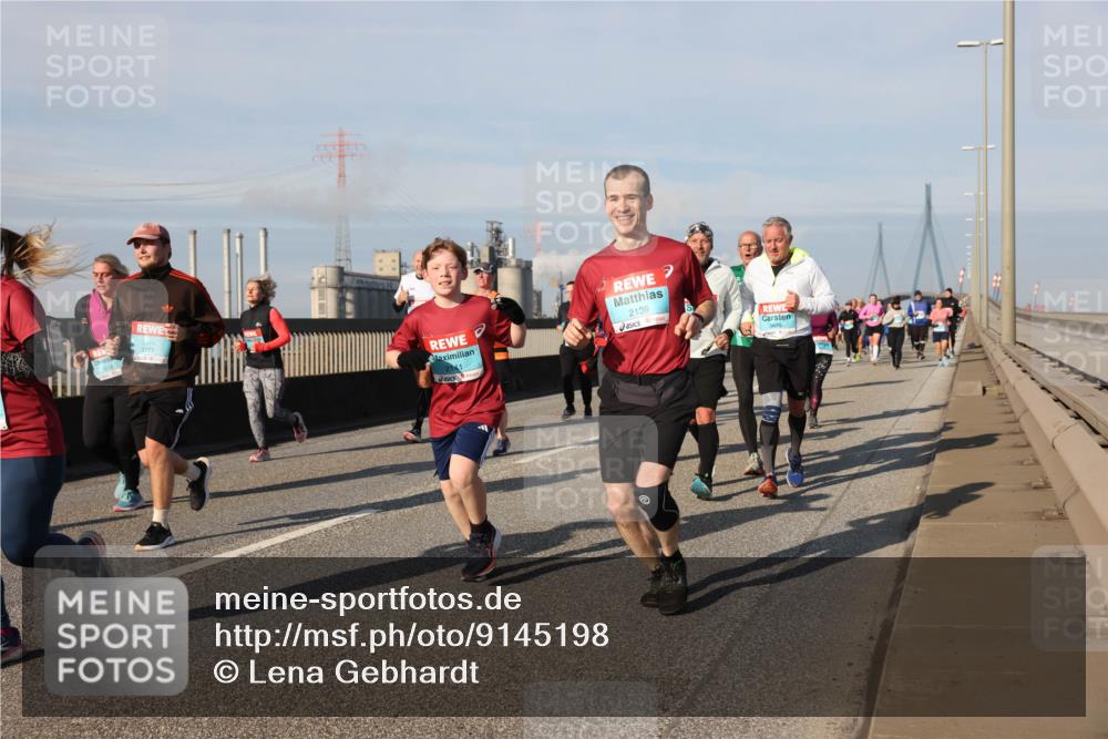 03.10.2025 - Köhlbrandbrückenlauf Lena Gebhardt http://msf.ph/oto/9145198 03.10.2025 10:02:48 Position 2 1414, 3777, 2141, 2139 meine-sportfotos.de