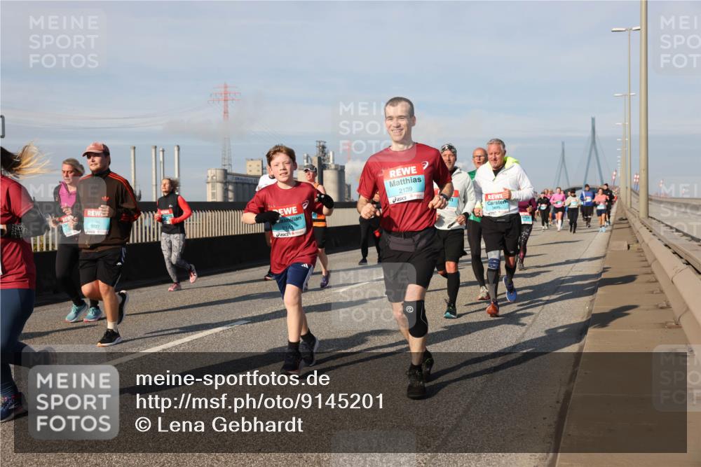 03.10.2025 - Köhlbrandbrückenlauf Lena Gebhardt http://msf.ph/oto/9145201 03.10.2025 10:02:49 Position 2 3777, 2139 meine-sportfotos.de