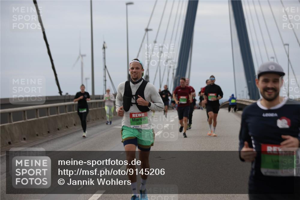 03.10.2025 - Köhlbrandbrückenlauf Jannik Wohlers http://msf.ph/oto/9145206 03.10.2025 15:46:41 Position 1 9261 meine-sportfotos.de