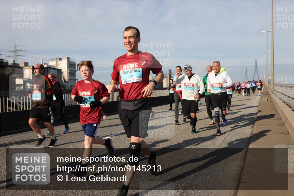 03.10.2025 - Köhlbrandbrückenlauf Lena Gebhardt http://msf.ph/oto/9145213 03.10.2025 10:02:49 Position 2 2139, 3677 meine-sportfotos.de
