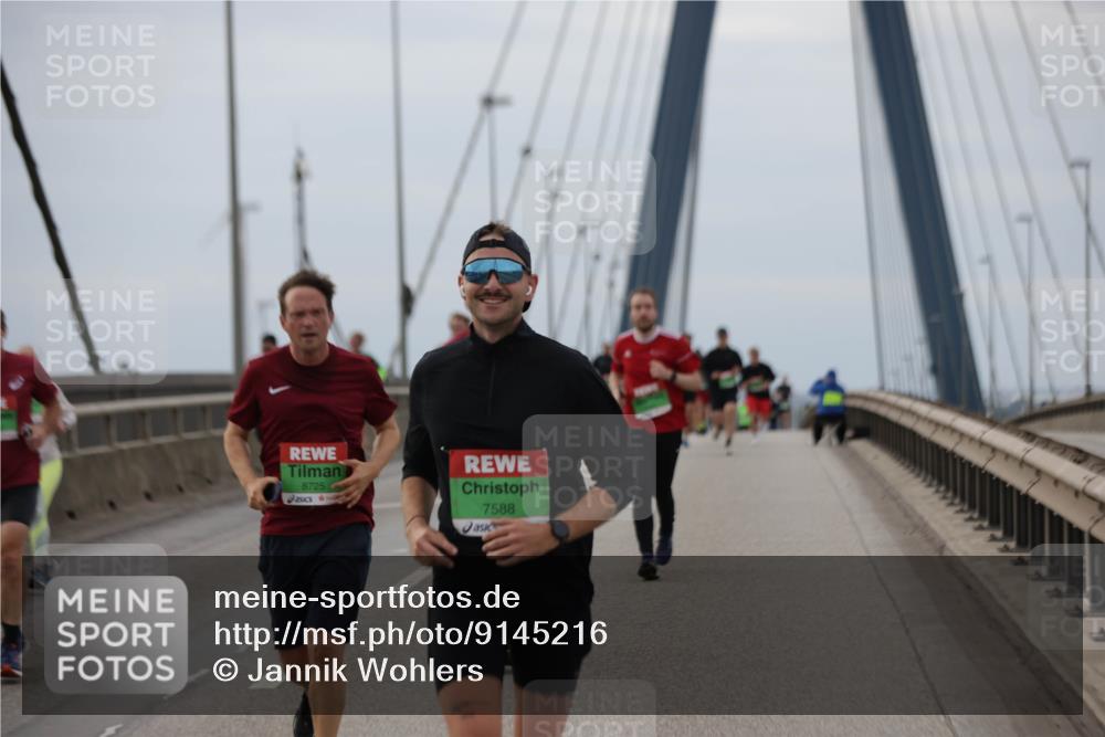 03.10.2025 - Köhlbrandbrückenlauf Jannik Wohlers http://msf.ph/oto/9145216 03.10.2025 15:46:46 Position 1 8725, 7588 meine-sportfotos.de