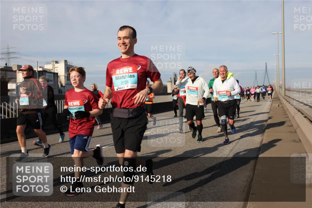 03.10.2025 - Köhlbrandbrückenlauf Lena Gebhardt http://msf.ph/oto/9145218 03.10.2025 10:02:49 Position 2 2139 meine-sportfotos.de