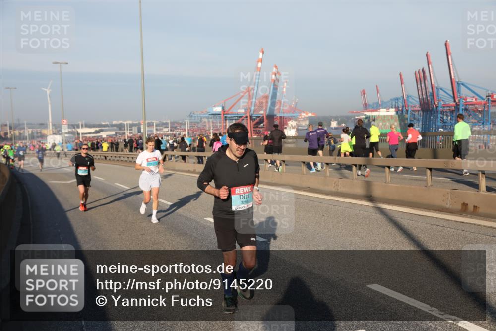 03.10.2025 - Köhlbrandbrückenlauf Yannick Fuchs http://msf.ph/oto/9145220 03.10.2025 08:34:19 Position 2 3288 meine-sportfotos.de