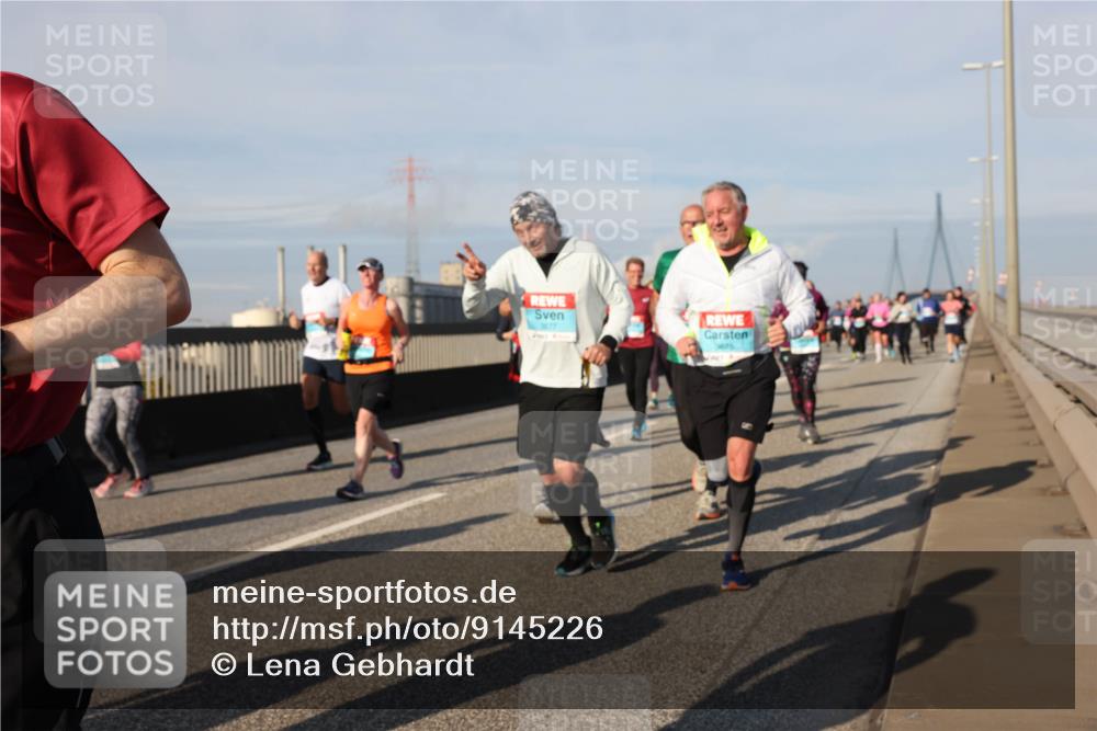 03.10.2025 - Köhlbrandbrückenlauf Lena Gebhardt http://msf.ph/oto/9145226 03.10.2025 10:02:50 Position 2  meine-sportfotos.de