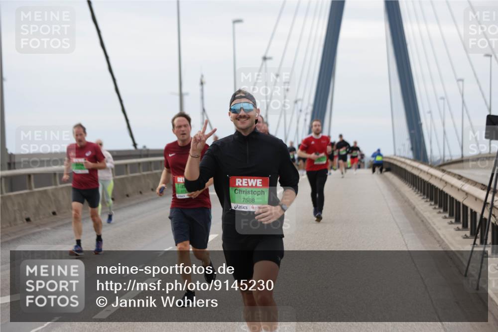 03.10.2025 - Köhlbrandbrückenlauf Jannik Wohlers http://msf.ph/oto/9145230 03.10.2025 15:46:46 Position 1 7588 meine-sportfotos.de