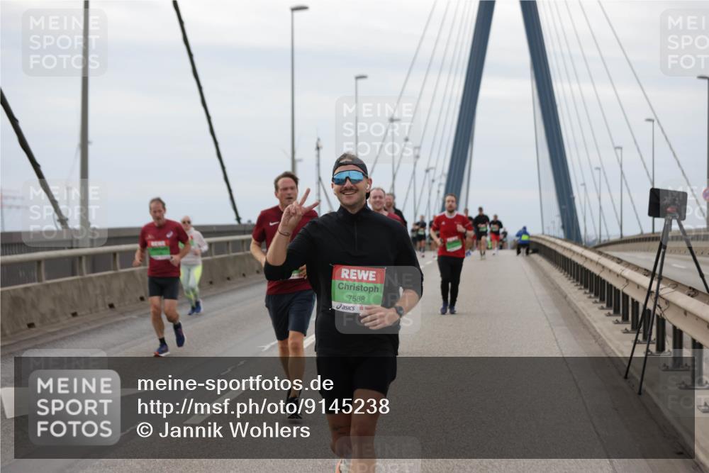 03.10.2025 - Köhlbrandbrückenlauf Jannik Wohlers http://msf.ph/oto/9145238 03.10.2025 15:46:46 Position 1 7588 meine-sportfotos.de