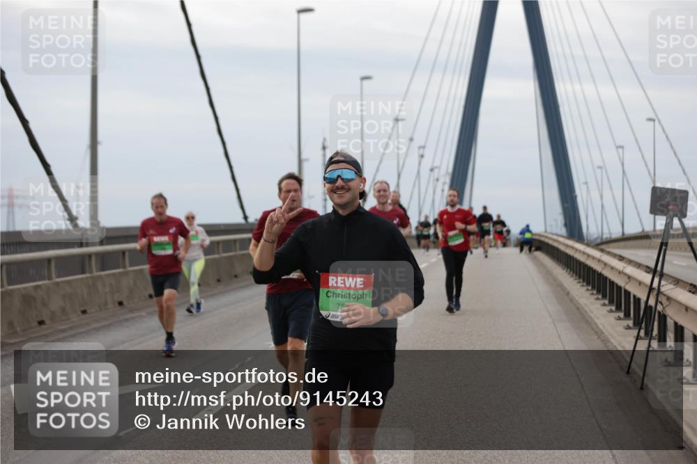 03.10.2025 - Köhlbrandbrückenlauf Jannik Wohlers http://msf.ph/oto/9145243 03.10.2025 15:46:46 Position 1 75 meine-sportfotos.de