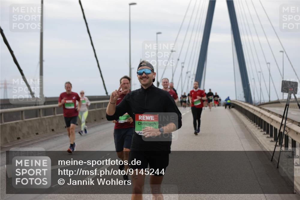 03.10.2025 - Köhlbrandbrückenlauf Jannik Wohlers http://msf.ph/oto/9145244 03.10.2025 15:46:46 Position 1 7 meine-sportfotos.de