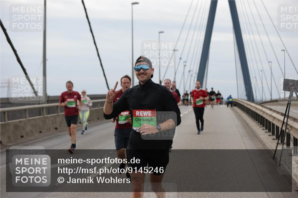 03.10.2025 - Köhlbrandbrückenlauf Jannik Wohlers http://msf.ph/oto/9145246 03.10.2025 15:46:46 Position 1  meine-sportfotos.de