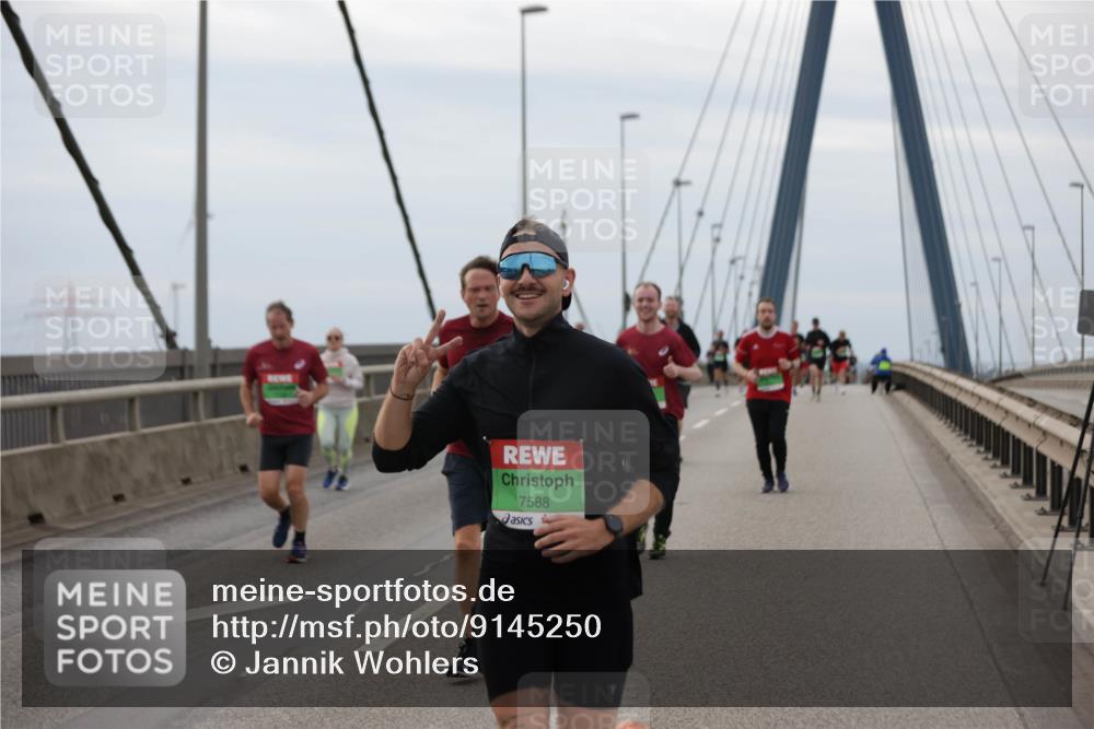 03.10.2025 - Köhlbrandbrückenlauf Jannik Wohlers http://msf.ph/oto/9145250 03.10.2025 15:46:46 Position 1 7588 meine-sportfotos.de
