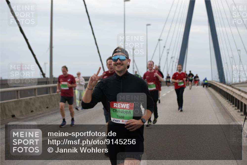 03.10.2025 - Köhlbrandbrückenlauf Jannik Wohlers http://msf.ph/oto/9145256 03.10.2025 15:46:47 Position 1 7588 meine-sportfotos.de