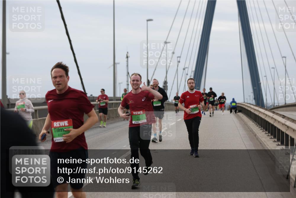 03.10.2025 - Köhlbrandbrückenlauf Jannik Wohlers http://msf.ph/oto/9145262 03.10.2025 15:46:47 Position 1 8725, 9726 meine-sportfotos.de