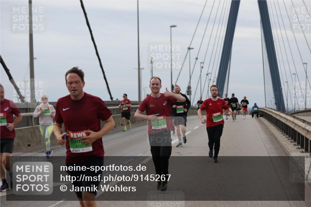 03.10.2025 - Köhlbrandbrückenlauf Jannik Wohlers http://msf.ph/oto/9145267 03.10.2025 15:46:48 Position 1 8725, 9726 meine-sportfotos.de