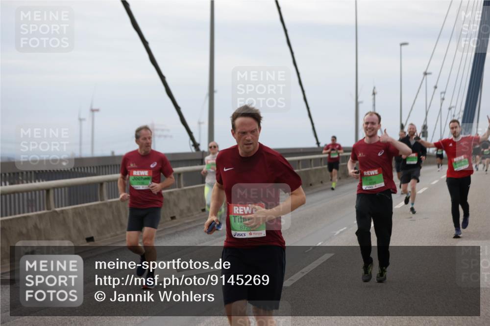 03.10.2025 - Köhlbrandbrückenlauf Jannik Wohlers http://msf.ph/oto/9145269 03.10.2025 15:46:48 Position 1 8725, 9726 meine-sportfotos.de