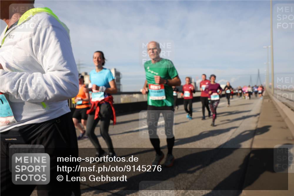 03.10.2025 - Köhlbrandbrückenlauf Lena Gebhardt http://msf.ph/oto/9145276 03.10.2025 10:02:51 Position 2  meine-sportfotos.de