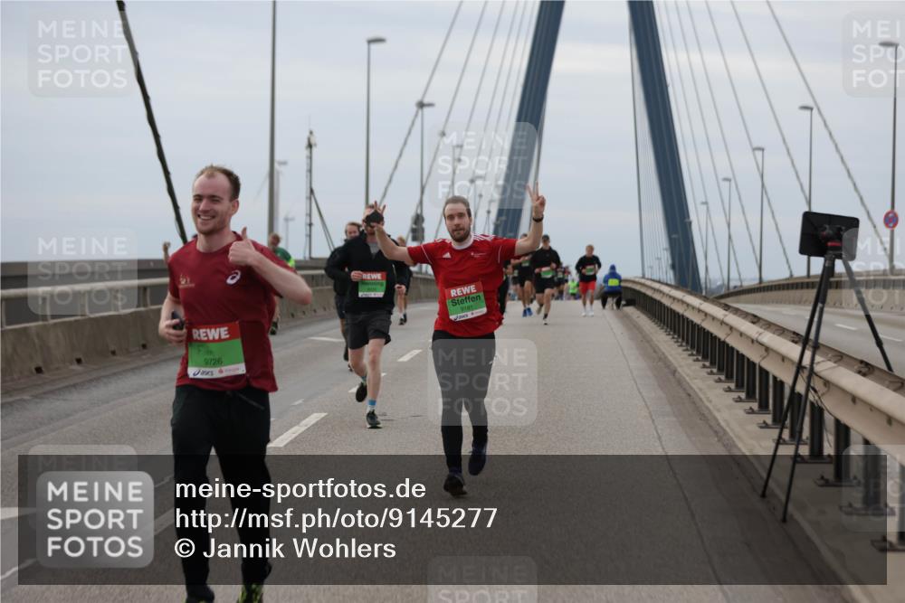 03.10.2025 - Köhlbrandbrückenlauf Jannik Wohlers http://msf.ph/oto/9145277 03.10.2025 15:46:49 Position 1 9726, 9181 meine-sportfotos.de