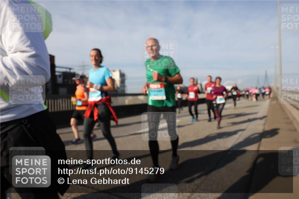 03.10.2025 - Köhlbrandbrückenlauf Lena Gebhardt http://msf.ph/oto/9145279 03.10.2025 10:02:51 Position 2  meine-sportfotos.de