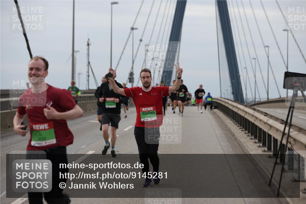 03.10.2025 - Köhlbrandbrückenlauf Jannik Wohlers http://msf.ph/oto/9145281 03.10.2025 15:46:49 Position 1 9726, 9181 meine-sportfotos.de