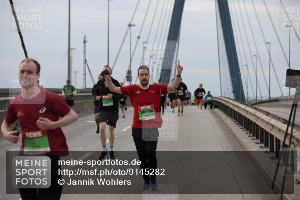 03.10.2025 - Köhlbrandbrückenlauf Jannik Wohlers http://msf.ph/oto/9145282 03.10.2025 15:46:49 Position 1 9726, 9181 meine-sportfotos.de