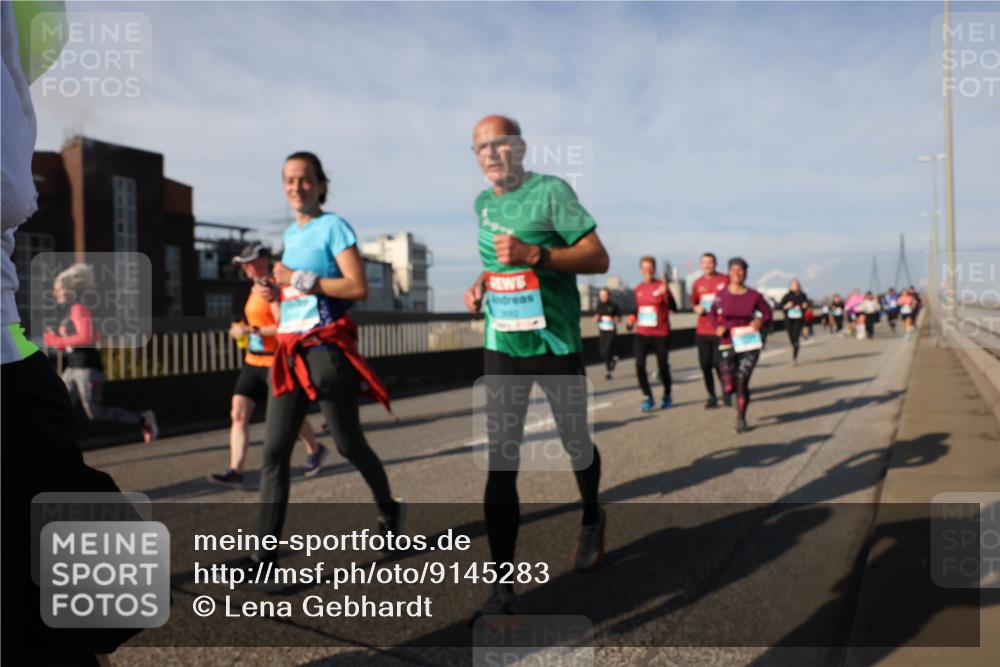 03.10.2025 - Köhlbrandbrückenlauf Lena Gebhardt http://msf.ph/oto/9145283 03.10.2025 10:02:51 Position 2  meine-sportfotos.de
