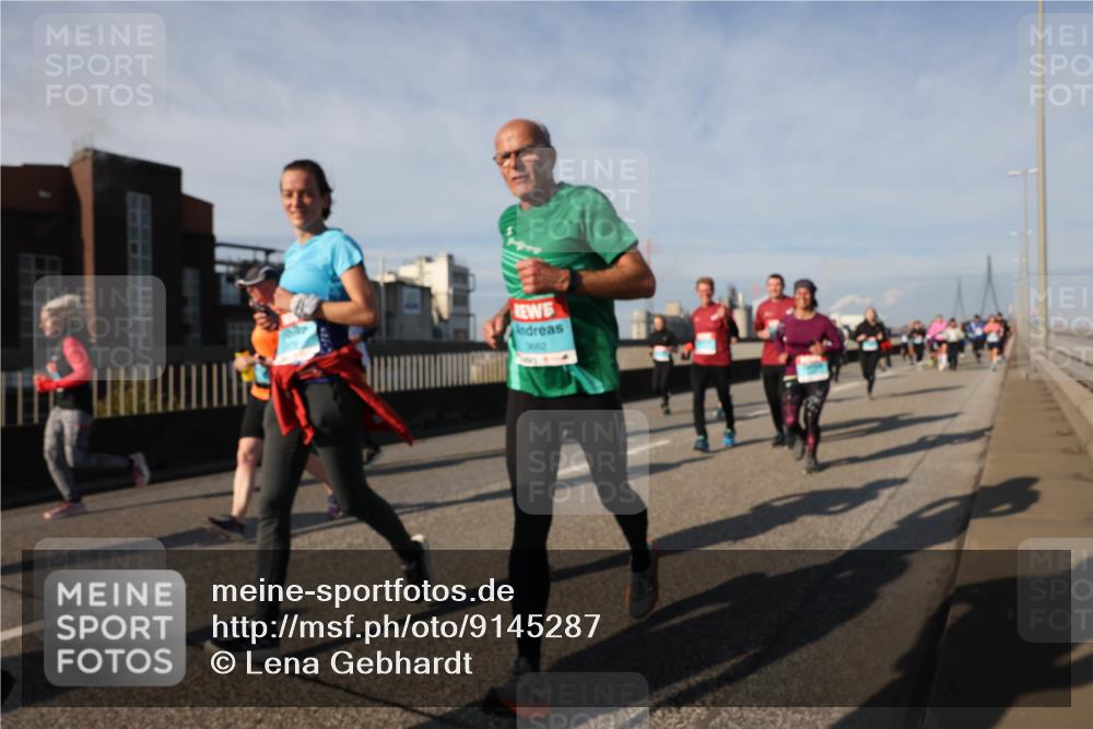 03.10.2025 - Köhlbrandbrückenlauf Lena Gebhardt http://msf.ph/oto/9145287 03.10.2025 10:02:52 Position 2 3662 meine-sportfotos.de