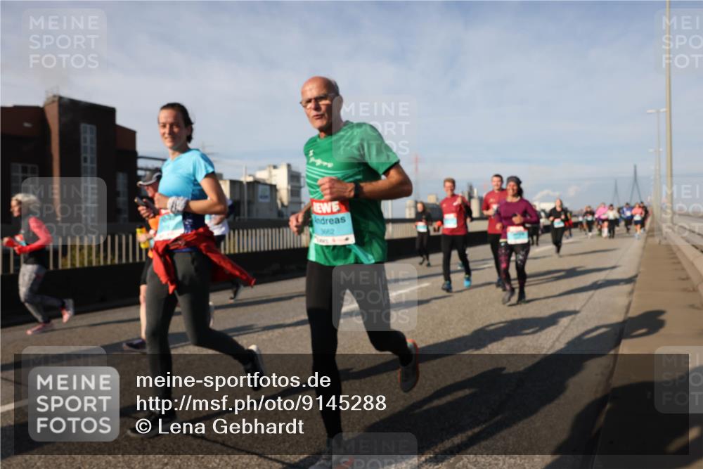 03.10.2025 - Köhlbrandbrückenlauf Lena Gebhardt http://msf.ph/oto/9145288 03.10.2025 10:02:52 Position 2 3662 meine-sportfotos.de