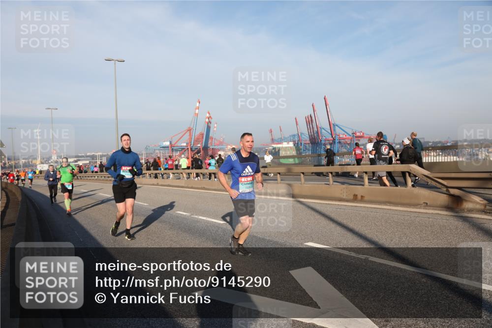 03.10.2025 - Köhlbrandbrückenlauf Yannick Fuchs http://msf.ph/oto/9145290 03.10.2025 08:34:29 Position 2 1028 meine-sportfotos.de