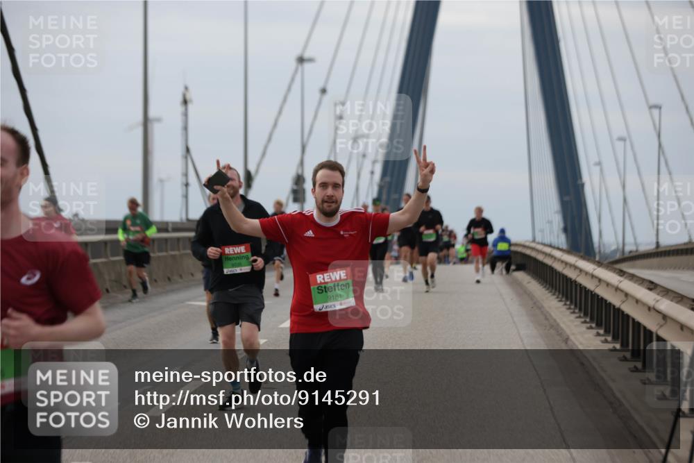 03.10.2025 - Köhlbrandbrückenlauf Jannik Wohlers http://msf.ph/oto/9145291 03.10.2025 15:46:49 Position 1 8035, 9181 meine-sportfotos.de