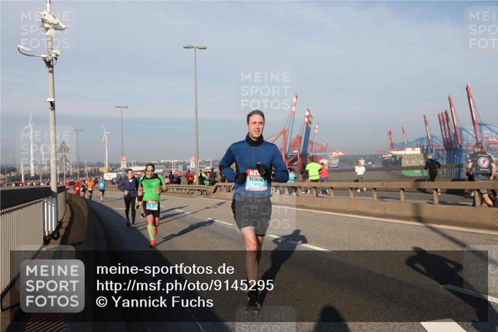 03.10.2025 - Köhlbrandbrückenlauf Yannick Fuchs http://msf.ph/oto/9145295 03.10.2025 08:34:30 Position 2 1016 meine-sportfotos.de