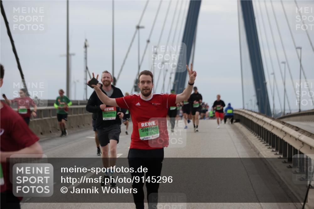 03.10.2025 - Köhlbrandbrückenlauf Jannik Wohlers http://msf.ph/oto/9145296 03.10.2025 15:46:49 Position 1 8035, 9181 meine-sportfotos.de