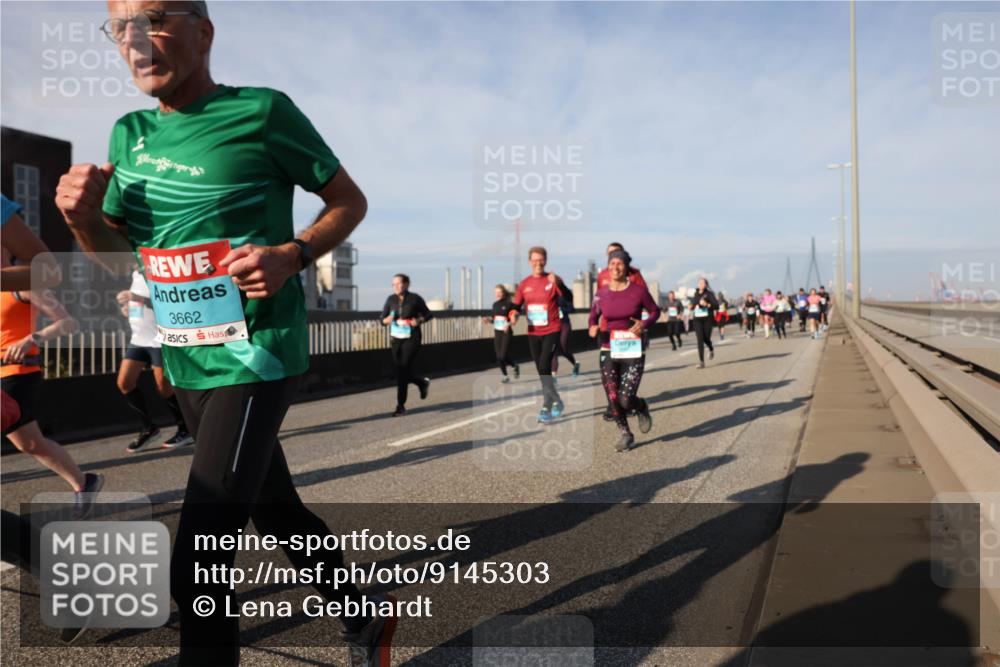 03.10.2025 - Köhlbrandbrückenlauf Lena Gebhardt http://msf.ph/oto/9145303 03.10.2025 10:02:52 Position 2 3662 meine-sportfotos.de