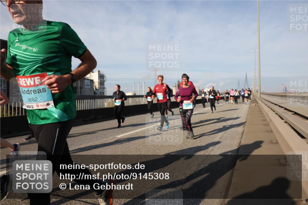 03.10.2025 - Köhlbrandbrückenlauf Lena Gebhardt http://msf.ph/oto/9145308 03.10.2025 10:02:52 Position 2 3662 meine-sportfotos.de