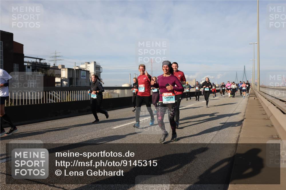 03.10.2025 - Köhlbrandbrückenlauf Lena Gebhardt http://msf.ph/oto/9145315 03.10.2025 10:02:52 Position 2 1001 meine-sportfotos.de