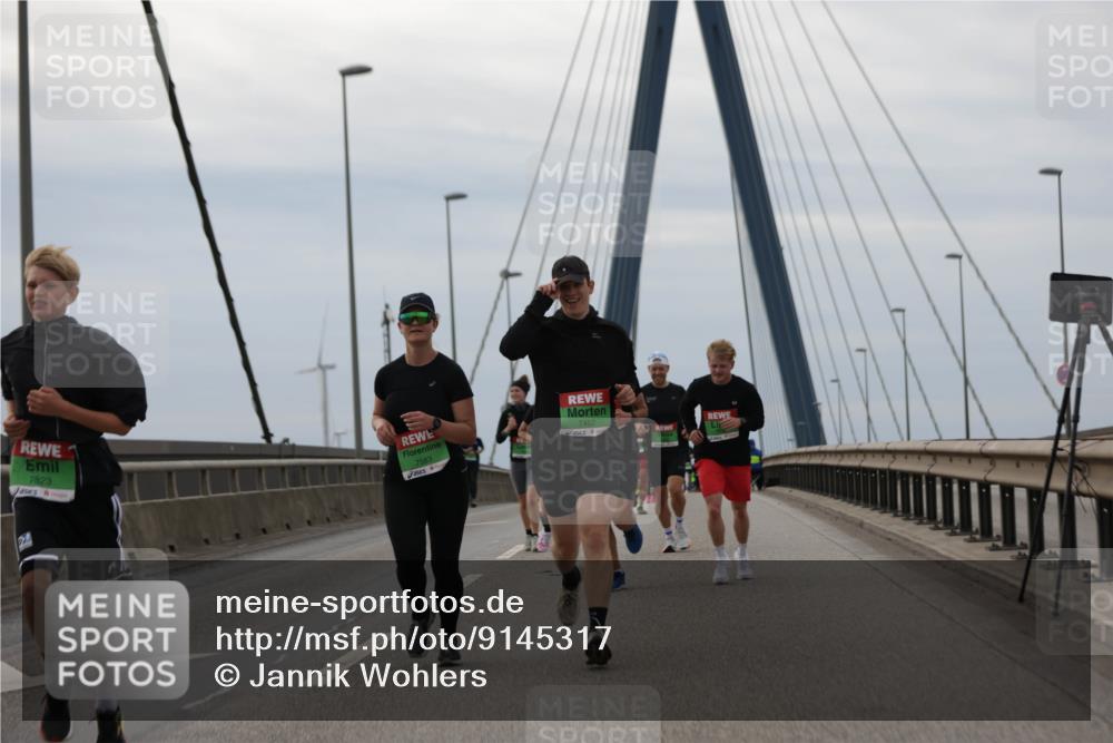 03.10.2025 - Köhlbrandbrückenlauf Jannik Wohlers http://msf.ph/oto/9145317 03.10.2025 15:46:59 Position 1 7823, 7583, 7452 meine-sportfotos.de