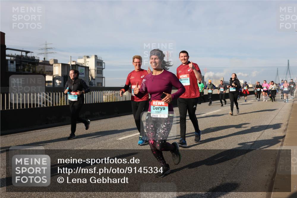 03.10.2025 - Köhlbrandbrückenlauf Lena Gebhardt http://msf.ph/oto/9145334 03.10.2025 10:02:53 Position 2 1001, 3004 meine-sportfotos.de