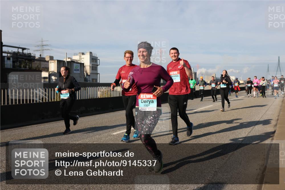03.10.2025 - Köhlbrandbrückenlauf Lena Gebhardt http://msf.ph/oto/9145337 03.10.2025 10:02:53 Position 2 1001, 2004 meine-sportfotos.de
