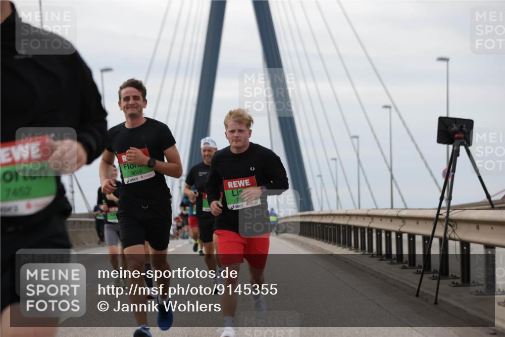 03.10.2025 - Köhlbrandbrückenlauf Jannik Wohlers http://msf.ph/oto/9145355 03.10.2025 15:47:01 Position 1 7452, 9018, 76 meine-sportfotos.de