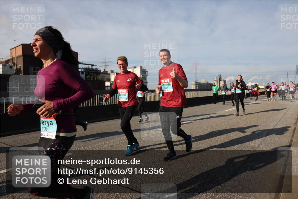 03.10.2025 - Köhlbrandbrückenlauf Lena Gebhardt http://msf.ph/oto/9145356 03.10.2025 10:02:53 Position 2 1001, 3003, 3004 meine-sportfotos.de
