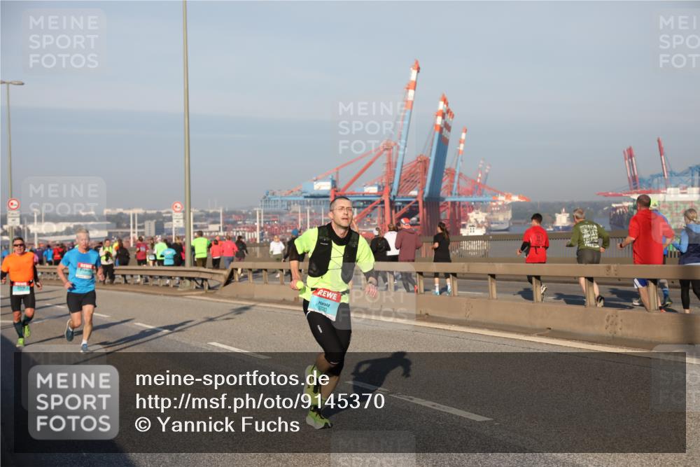 03.10.2025 - Köhlbrandbrückenlauf Yannick Fuchs http://msf.ph/oto/9145370 03.10.2025 08:34:36 Position 2 3720 meine-sportfotos.de