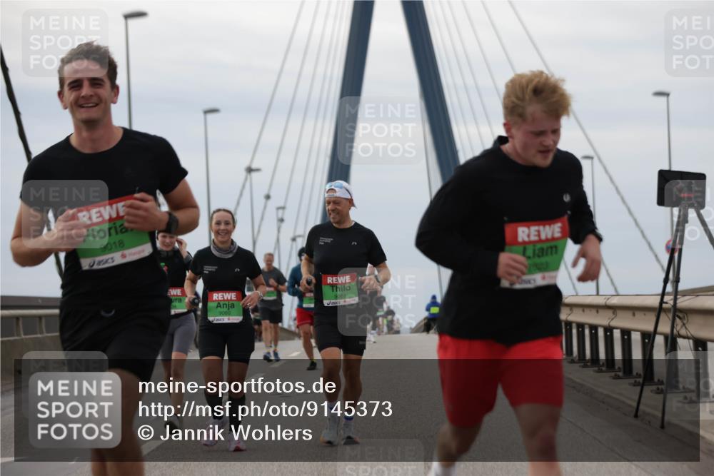 03.10.2025 - Köhlbrandbrückenlauf Jannik Wohlers http://msf.ph/oto/9145373 03.10.2025 15:47:02 Position 1 9018, 9060, 9061, 1823 meine-sportfotos.de