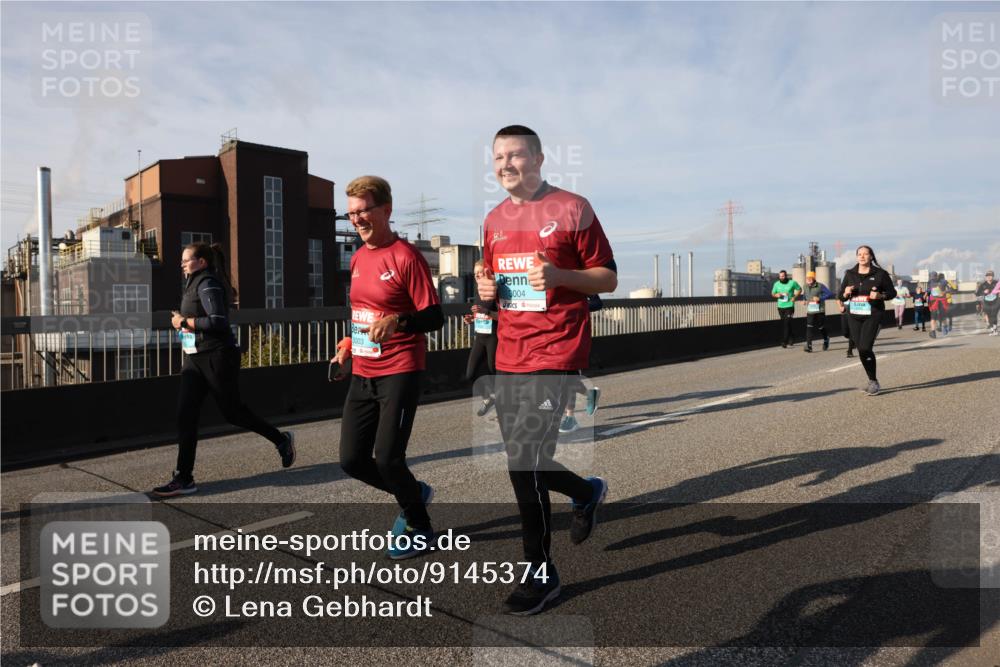 03.10.2025 - Köhlbrandbrückenlauf Lena Gebhardt http://msf.ph/oto/9145374 03.10.2025 10:02:54 Position 2 8004 meine-sportfotos.de