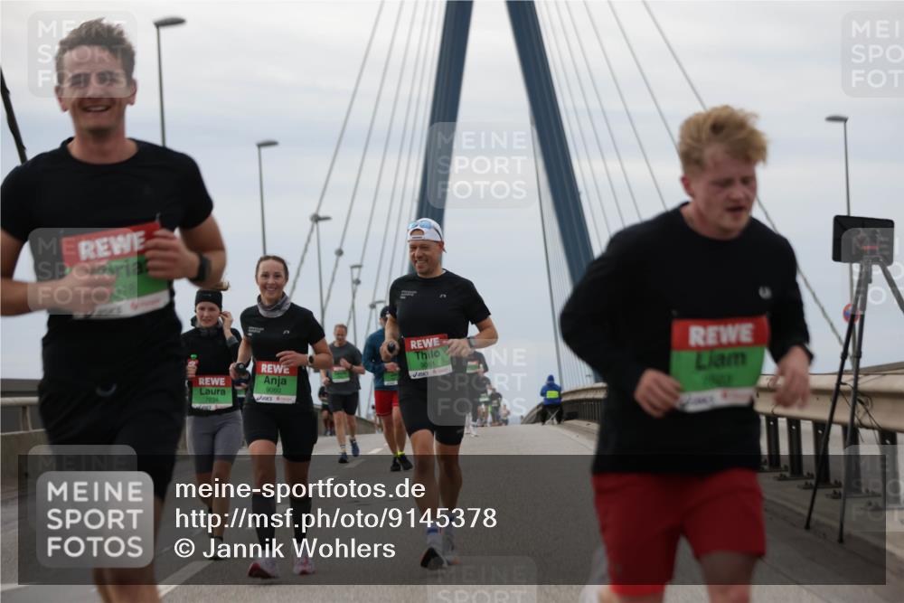 03.10.2025 - Köhlbrandbrückenlauf Jannik Wohlers http://msf.ph/oto/9145378 03.10.2025 15:47:02 Position 1 018, 7834, 9060, 9061 meine-sportfotos.de